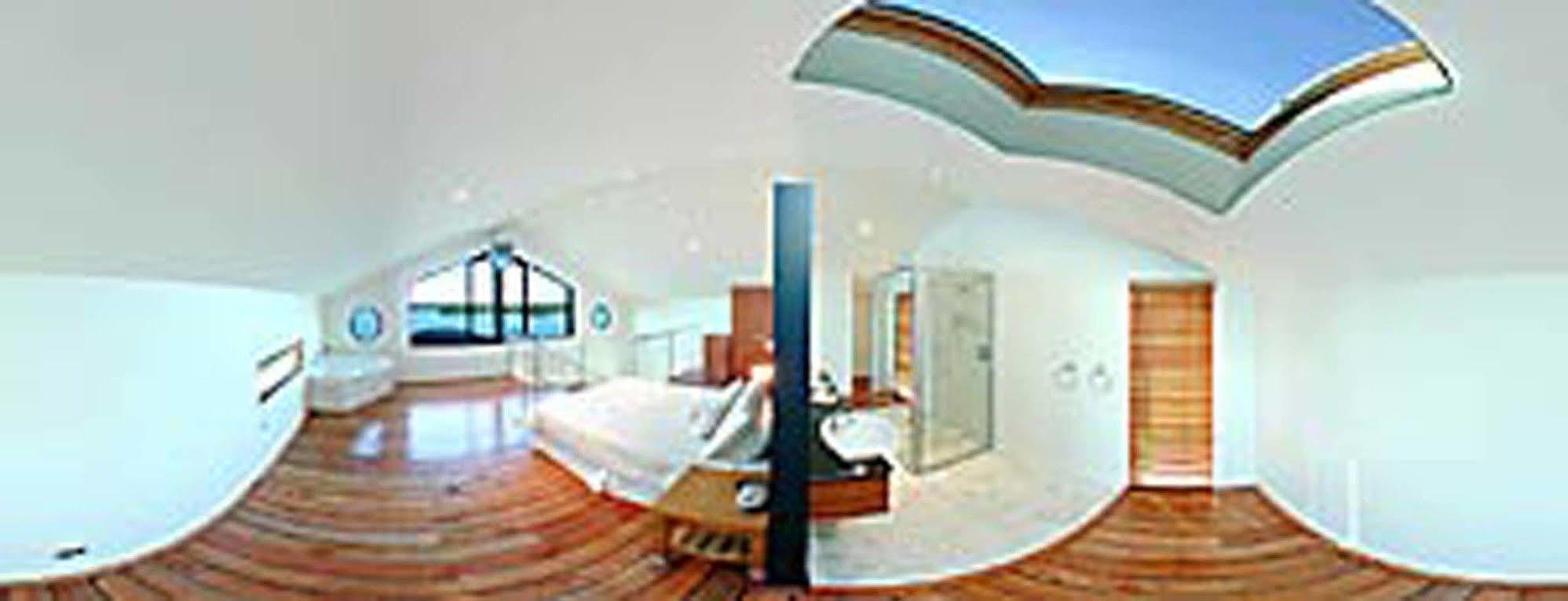 Wheelhouse Apartments Стран Экстерьер фото