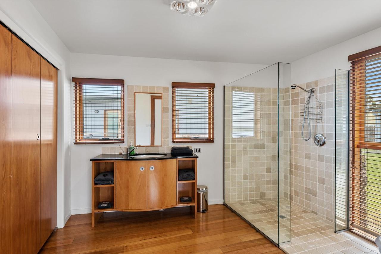Wheelhouse Apartments Стран Экстерьер фото